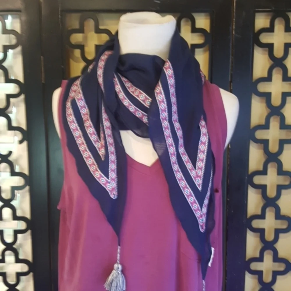 NWOT NAVY‎ PINK STRIPE POM POM SCARF